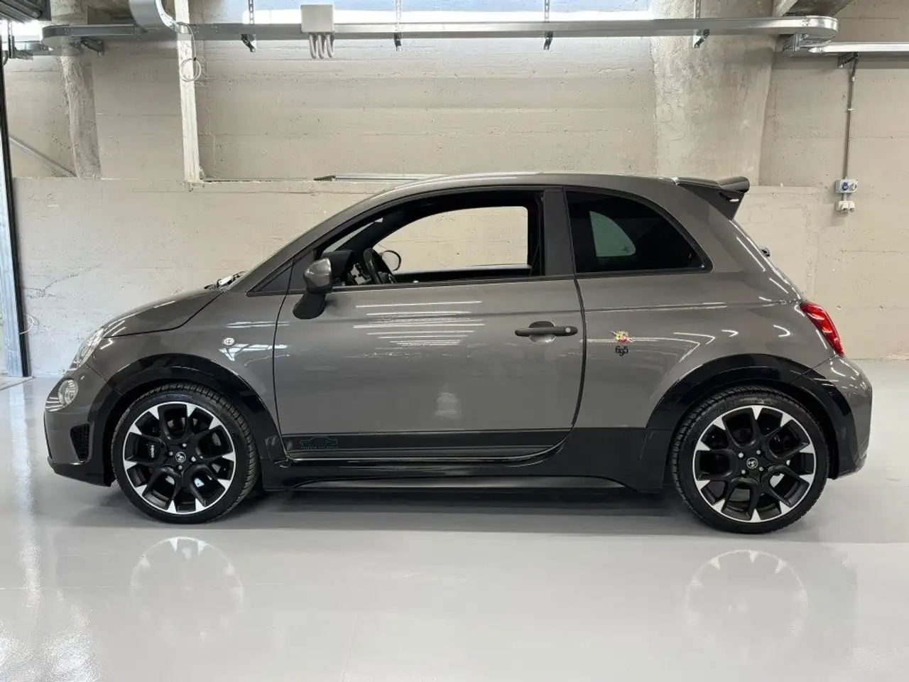 Abarth 695 2023