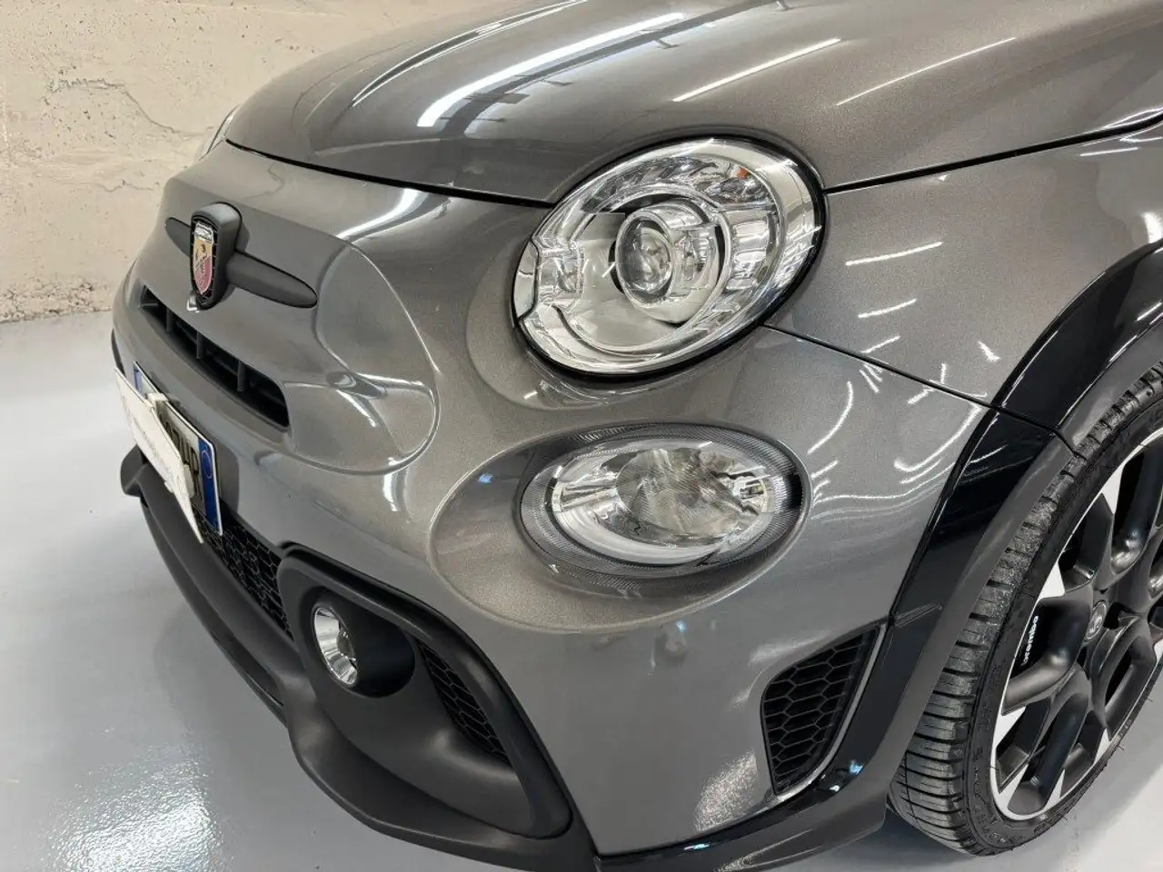 Abarth 695 2023 — фото 8
