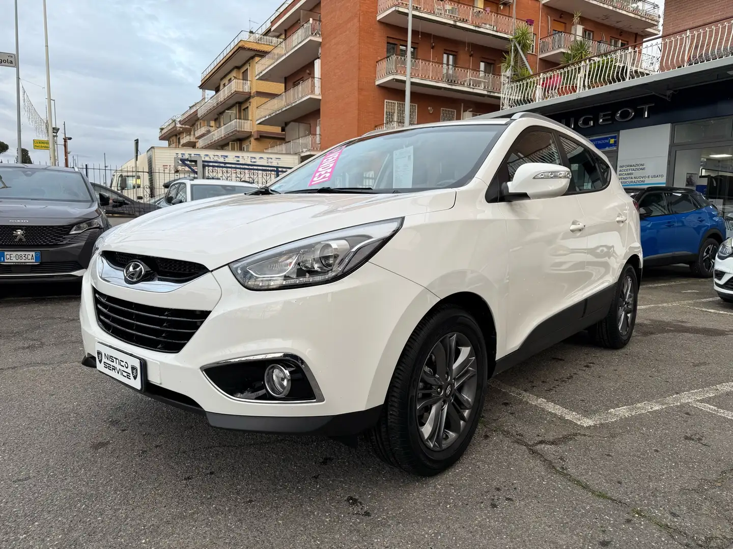 Hyundai iX35 1.7 crdi Xpossible 2wd FL Bílá - 1