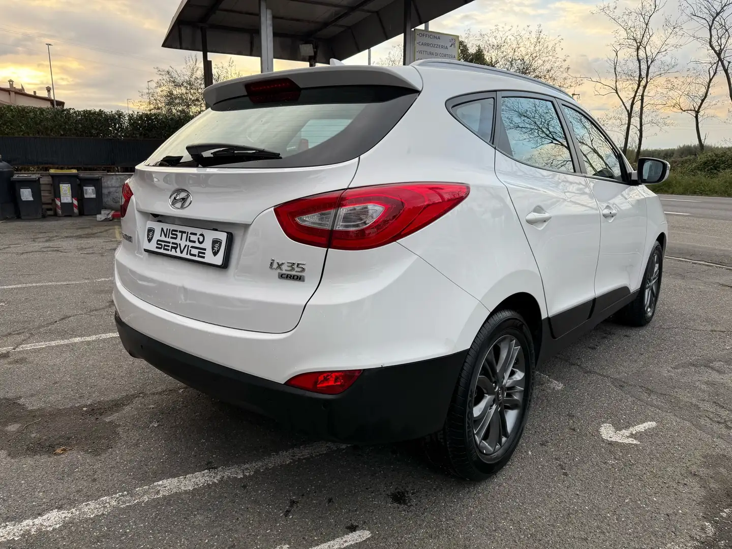 Hyundai iX35 1.7 crdi Xpossible 2wd FL Bílá - 2
