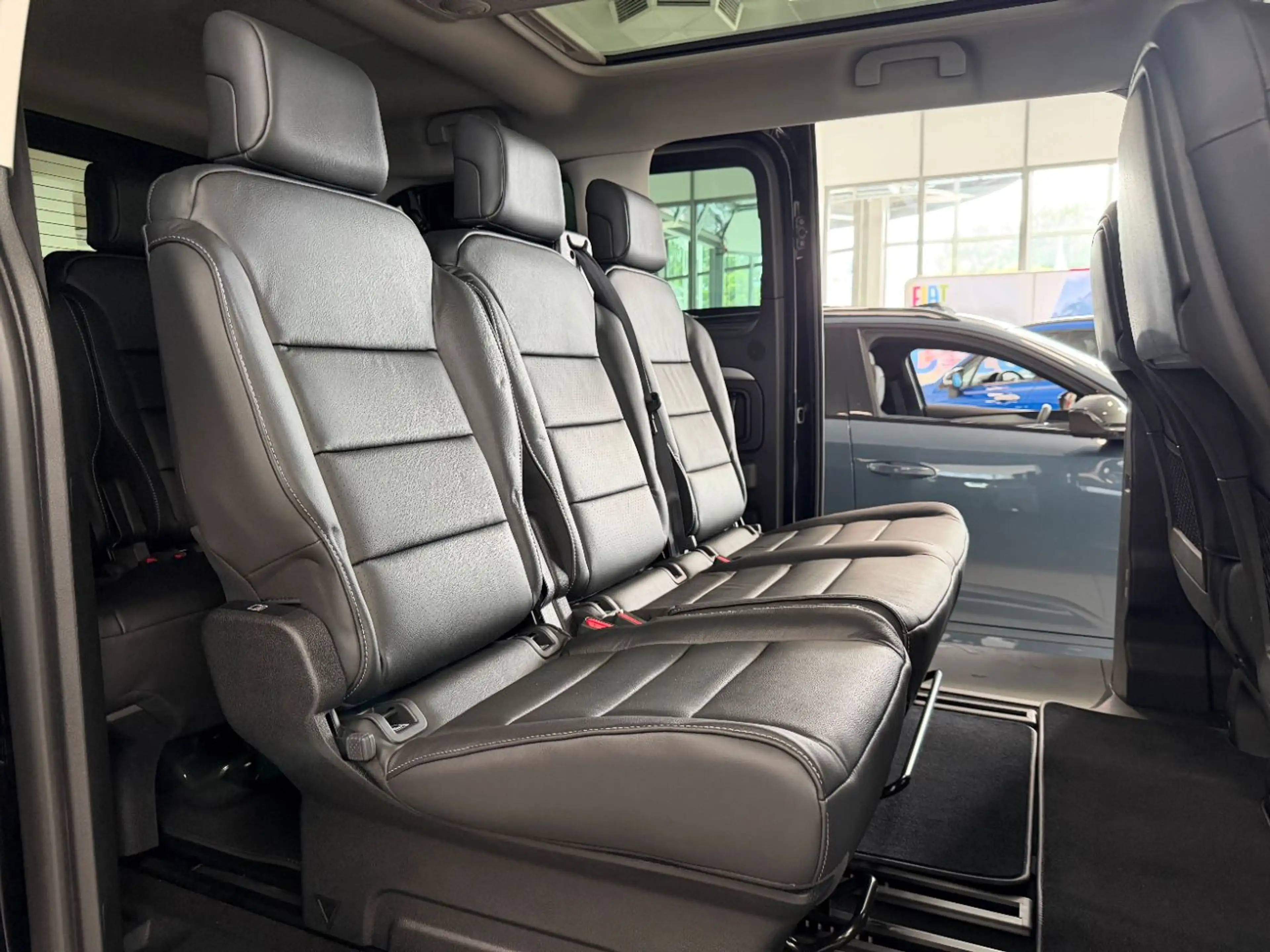 Peugeot Traveller Allure L2 Hdi 180 AHK+Leder+7 Sitzer — photo 12