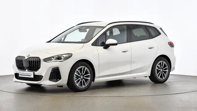 BMW 2 Series view 3