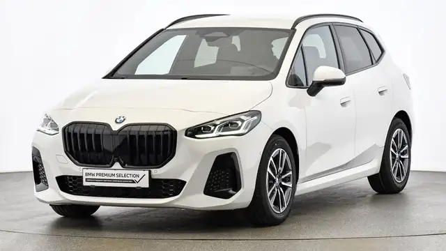 BMW 2 Series view 4