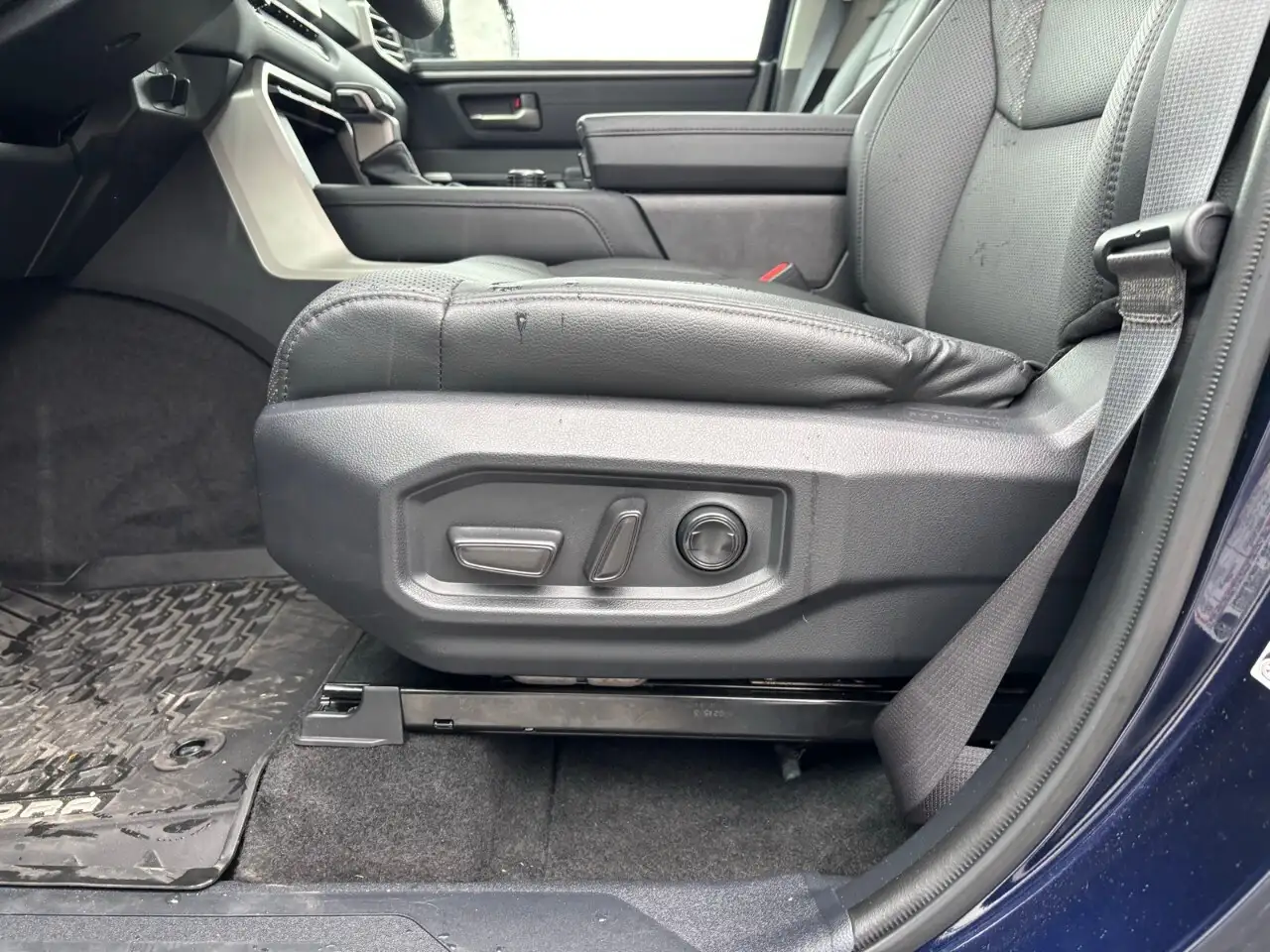 Toyota Tundra снимка Toyota Tundra