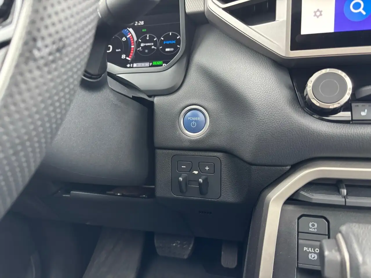 Toyota Tundra снимка Toyota Tundra