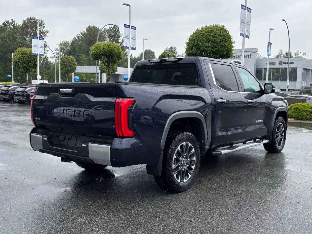 Toyota Tundra снимка Toyota Tundra