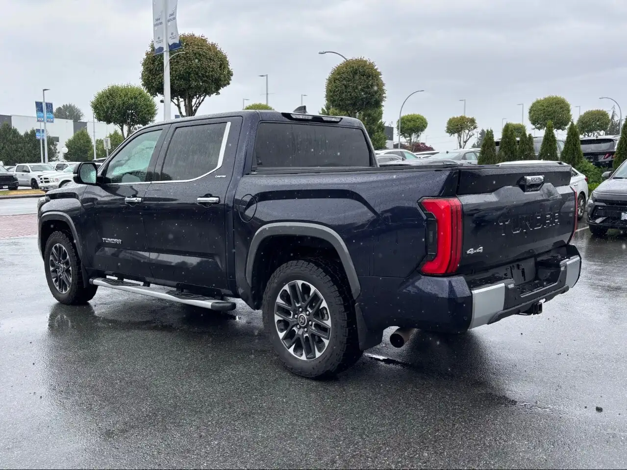Toyota Tundra снимка Toyota Tundra