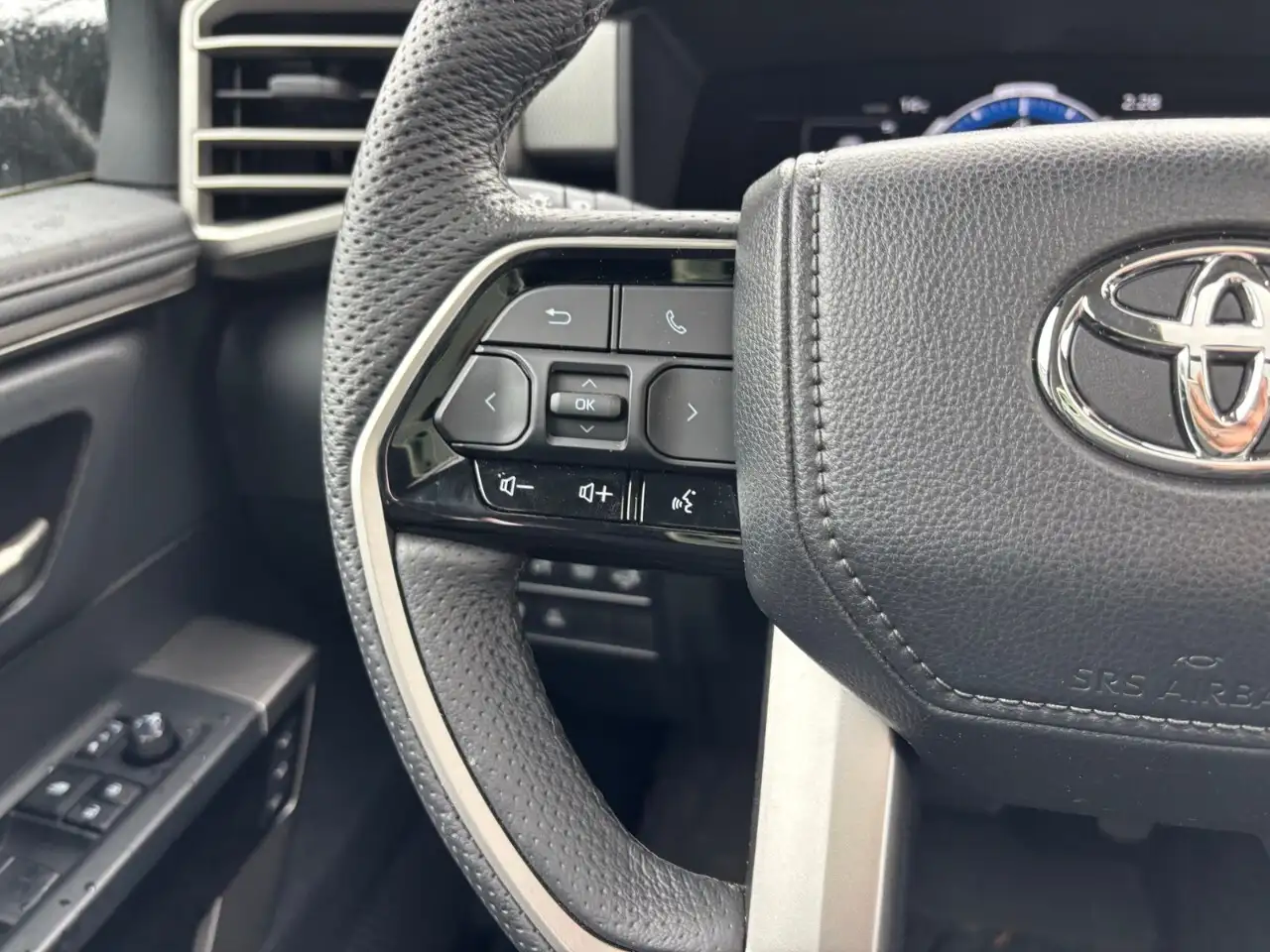 Toyota Tundra снимка Toyota Tundra