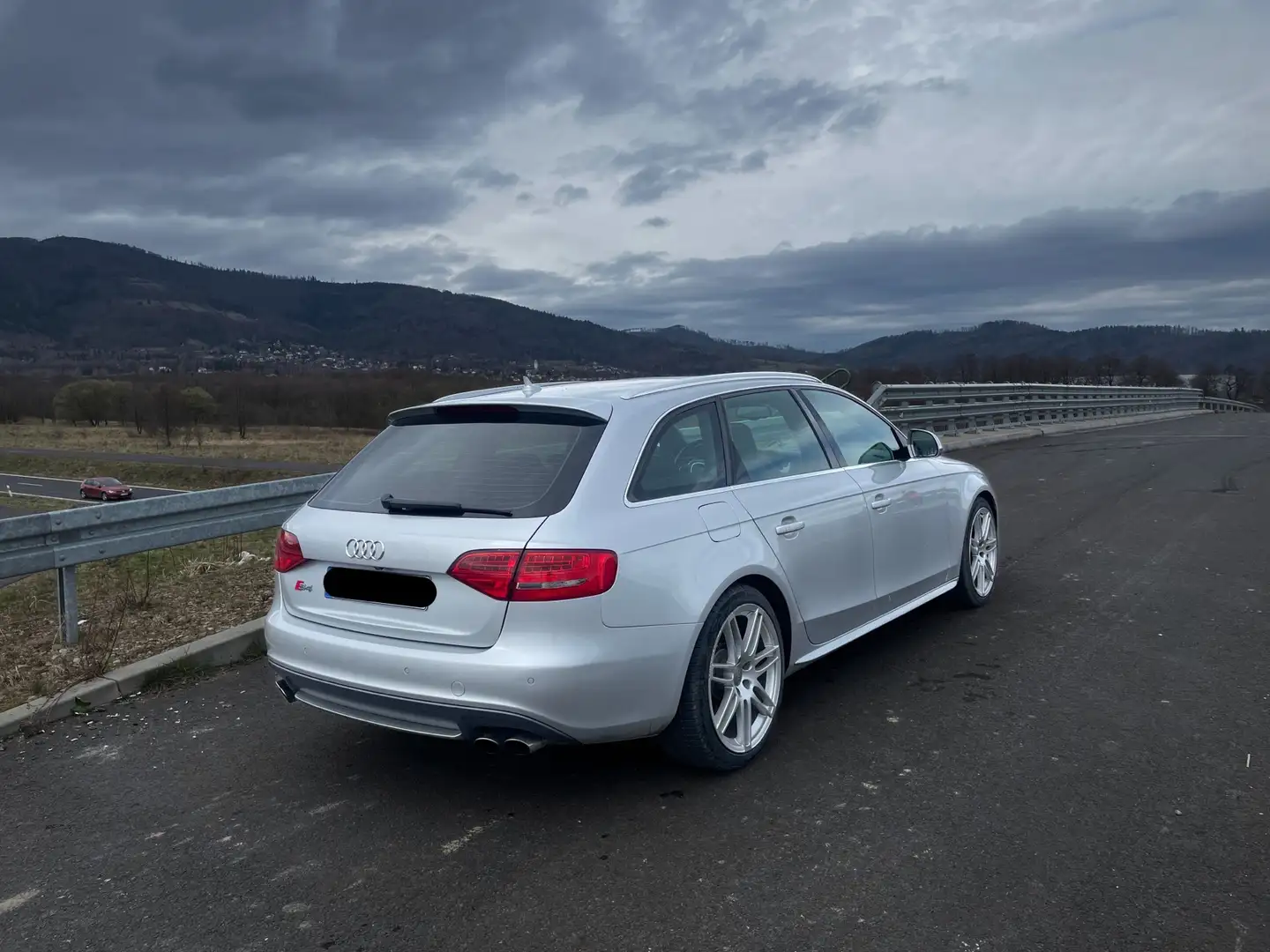 Audi S4 3.0 tfsi 333 km SUPER Gümüş rengi - 2