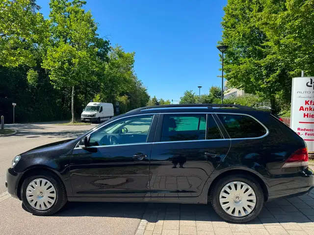 Volkswagen Golf view 2