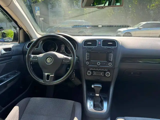 Volkswagen Golf view 10