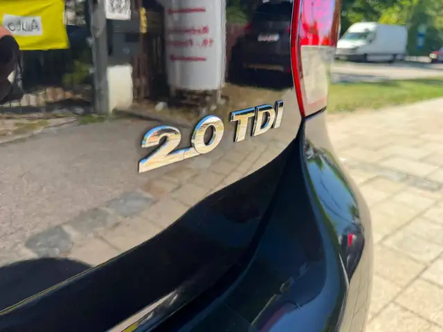 Volkswagen Golf view 8