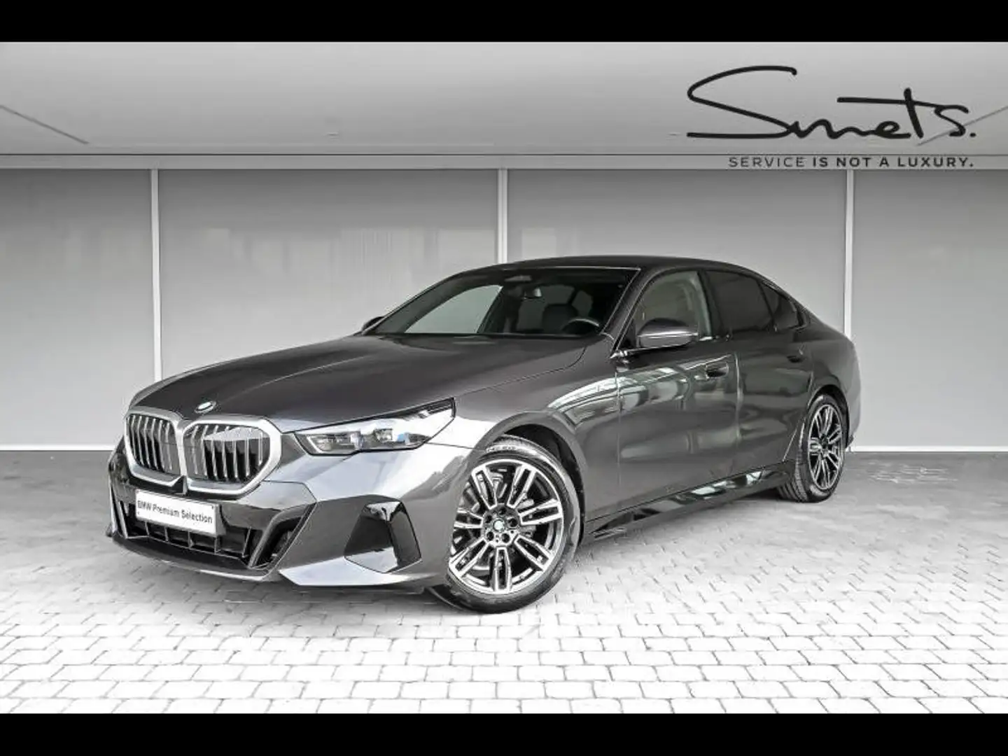 BMW 520 M Pack - LED - DAB - NAVI Grijs - 1