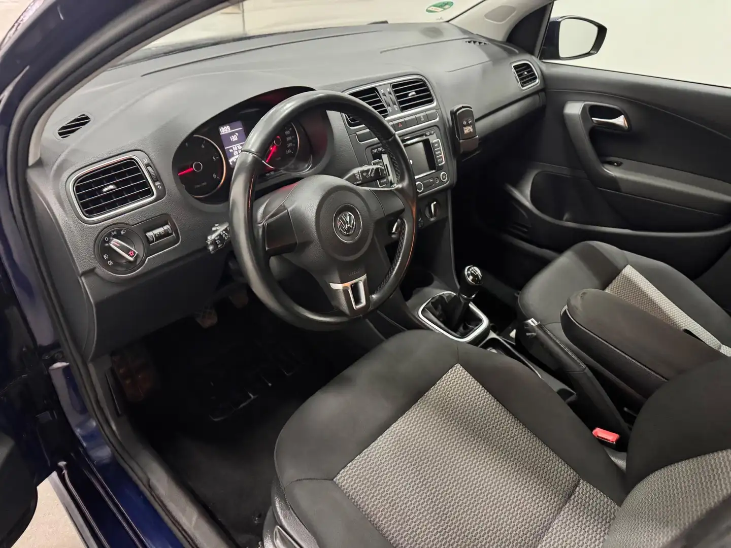 Volkswagen Polo 1.2 TDI BlueMotion Comfortline Azul - 2