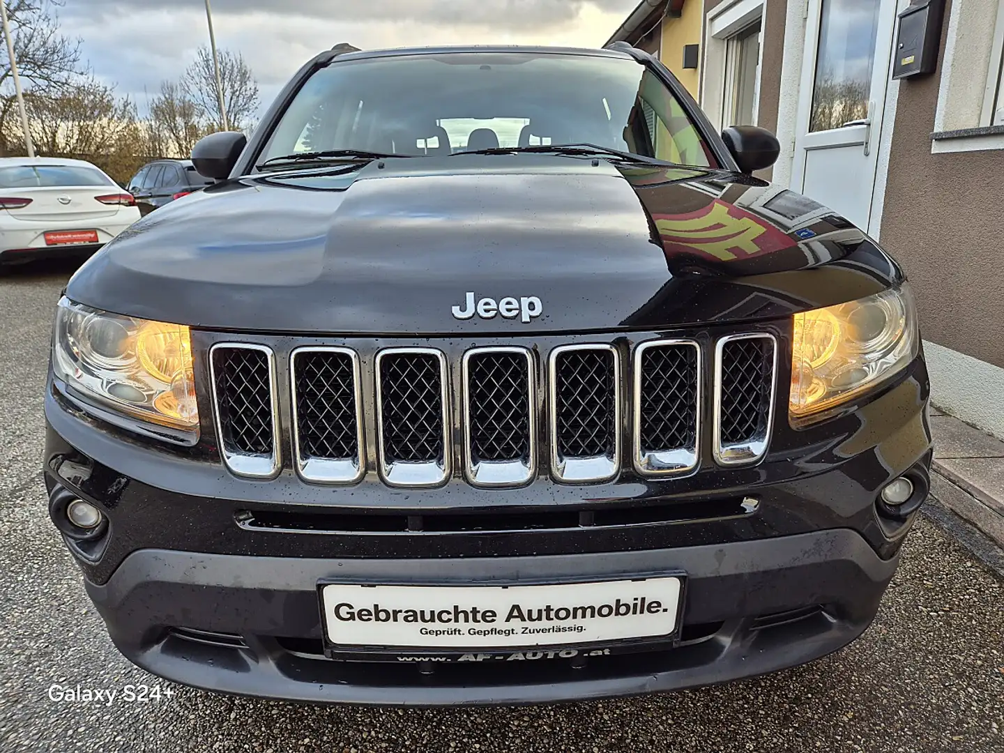 Jeep Compass 2,2 CRD Sport 2WD Schwarz - 2