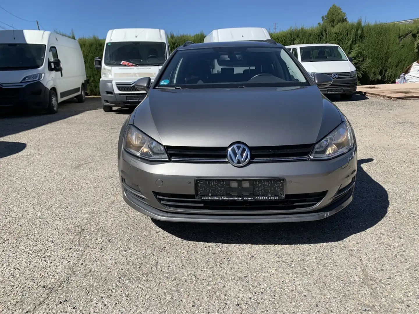 Volkswagen Golf Familiar Automático de 5 Puertas Gris - 2