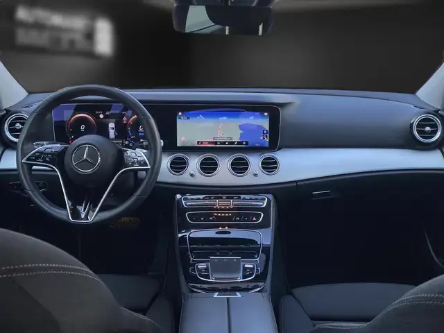Mercedes-Benz 300 view 12