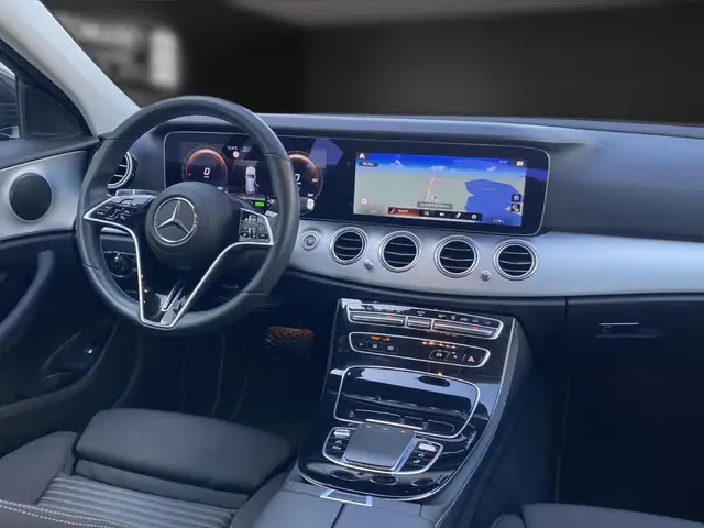 Mercedes-Benz 300 view 13