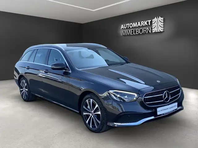Mercedes-Benz 300 main image