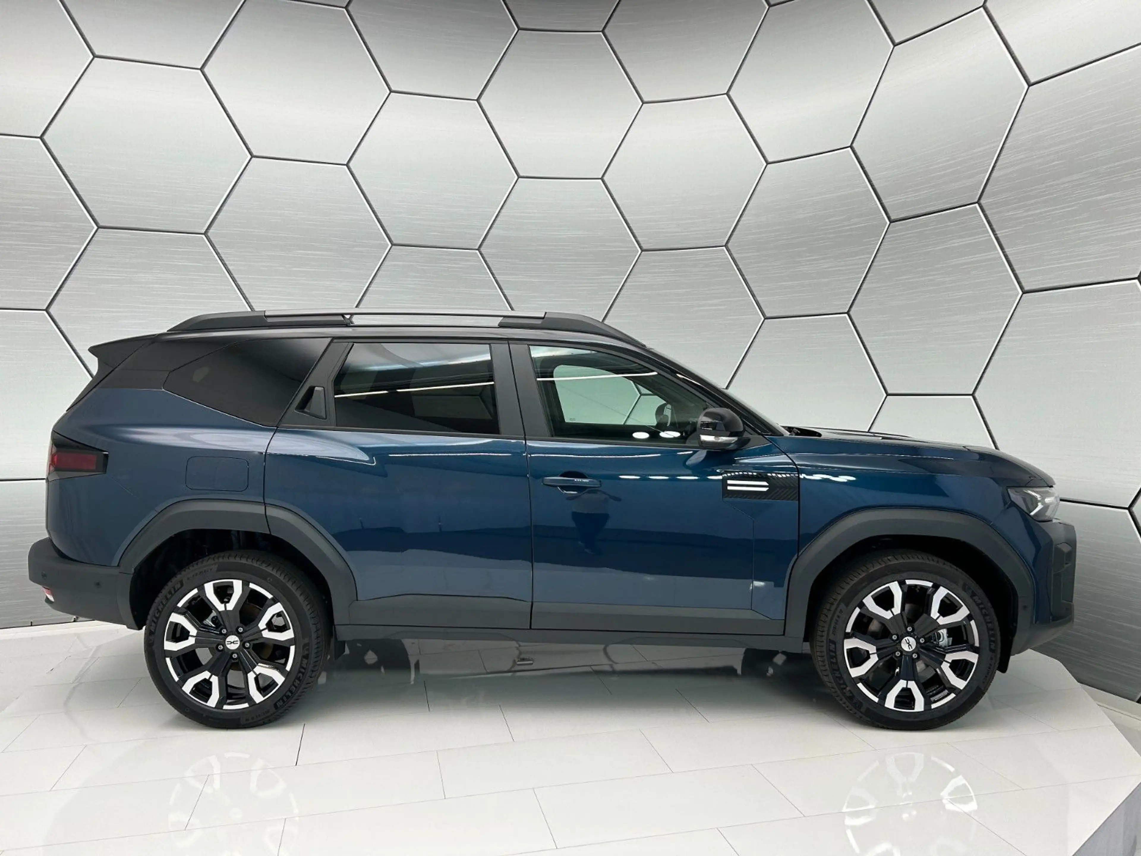 Dacia Bigster Journey mild-hybrid-G 140 Winter-Plus — photo 8