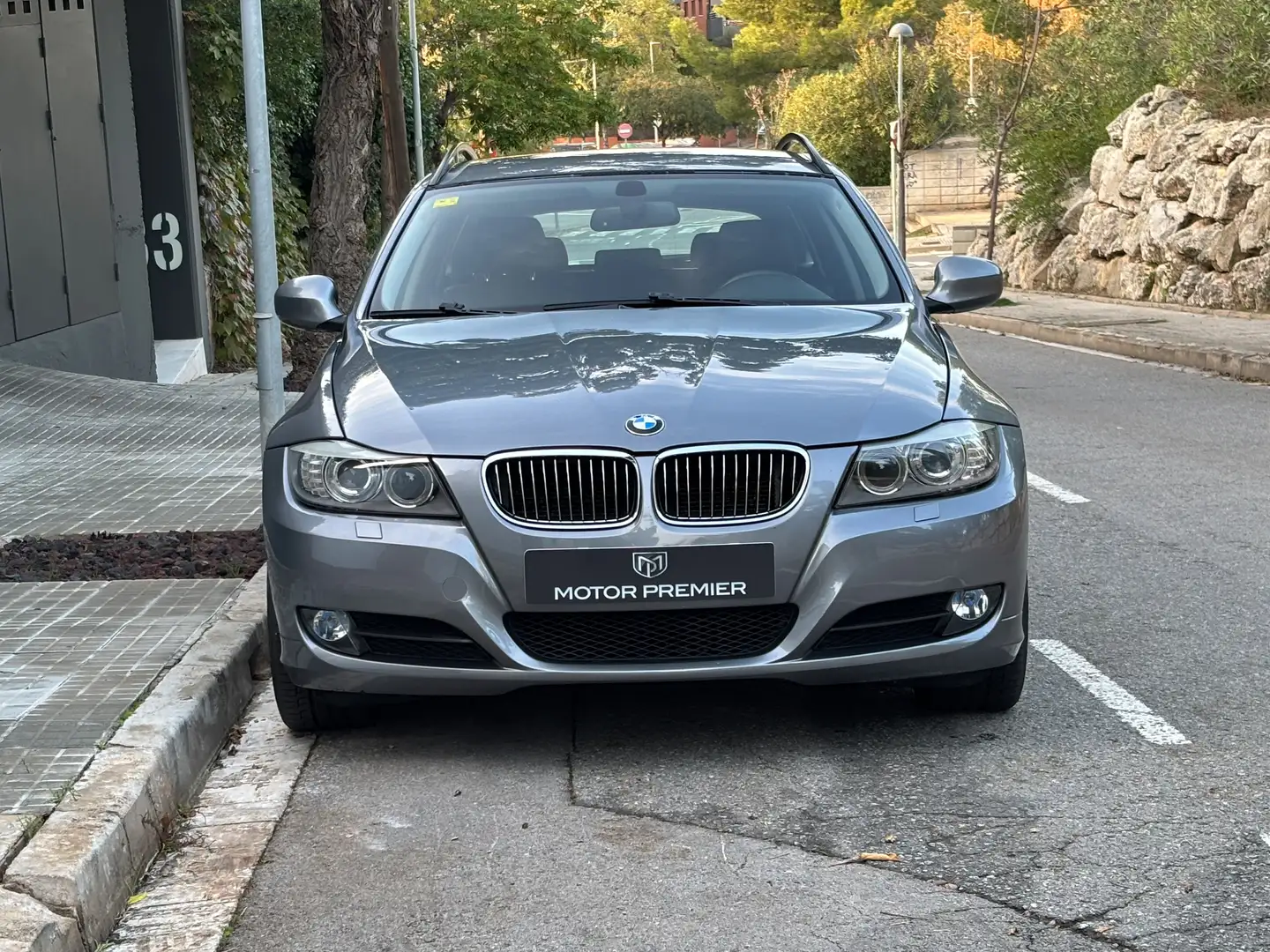 BMW 330 330i Touring Gris - 2
