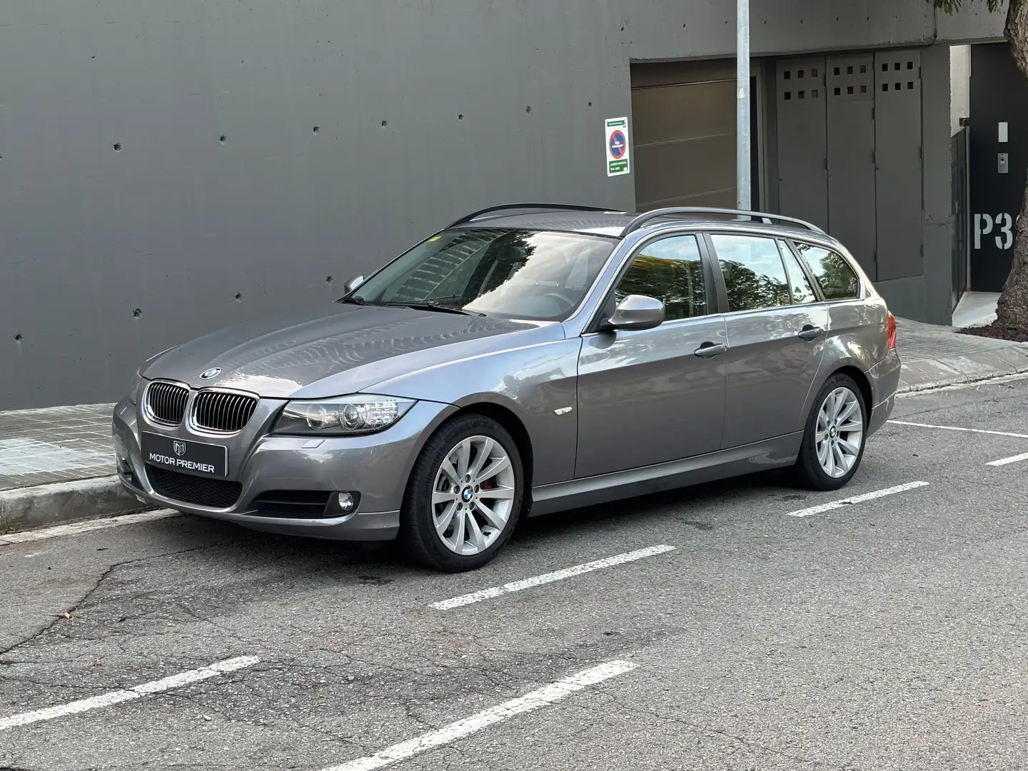 BMW 330 330i Touring Gris - 1