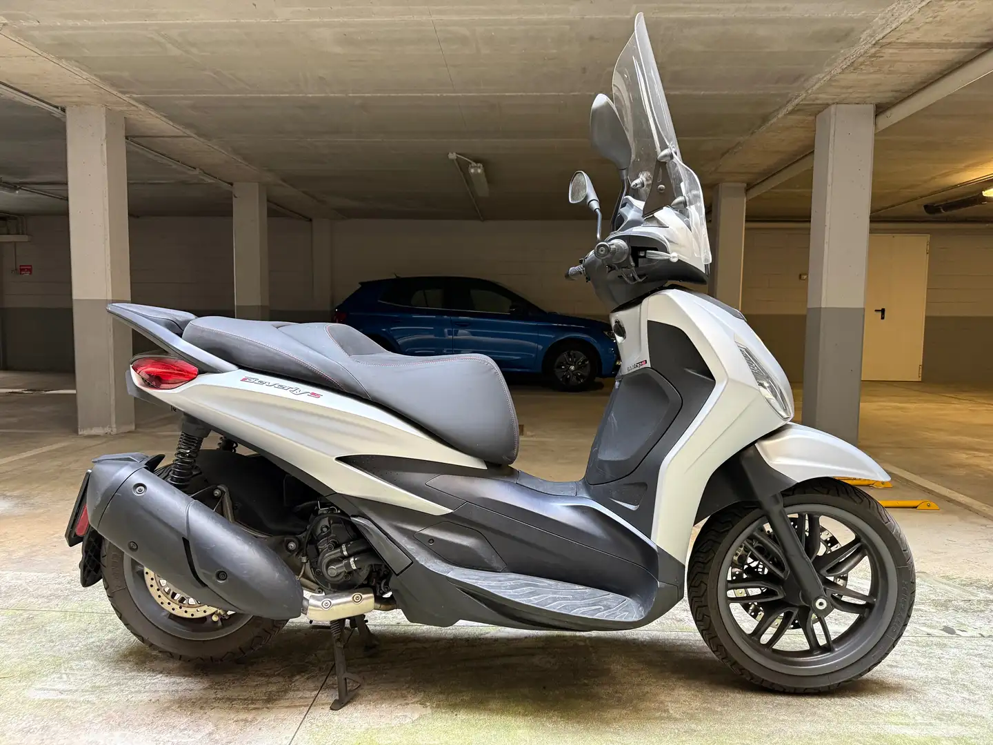 Piaggio Beverly 300 S HPE Szürke - 1