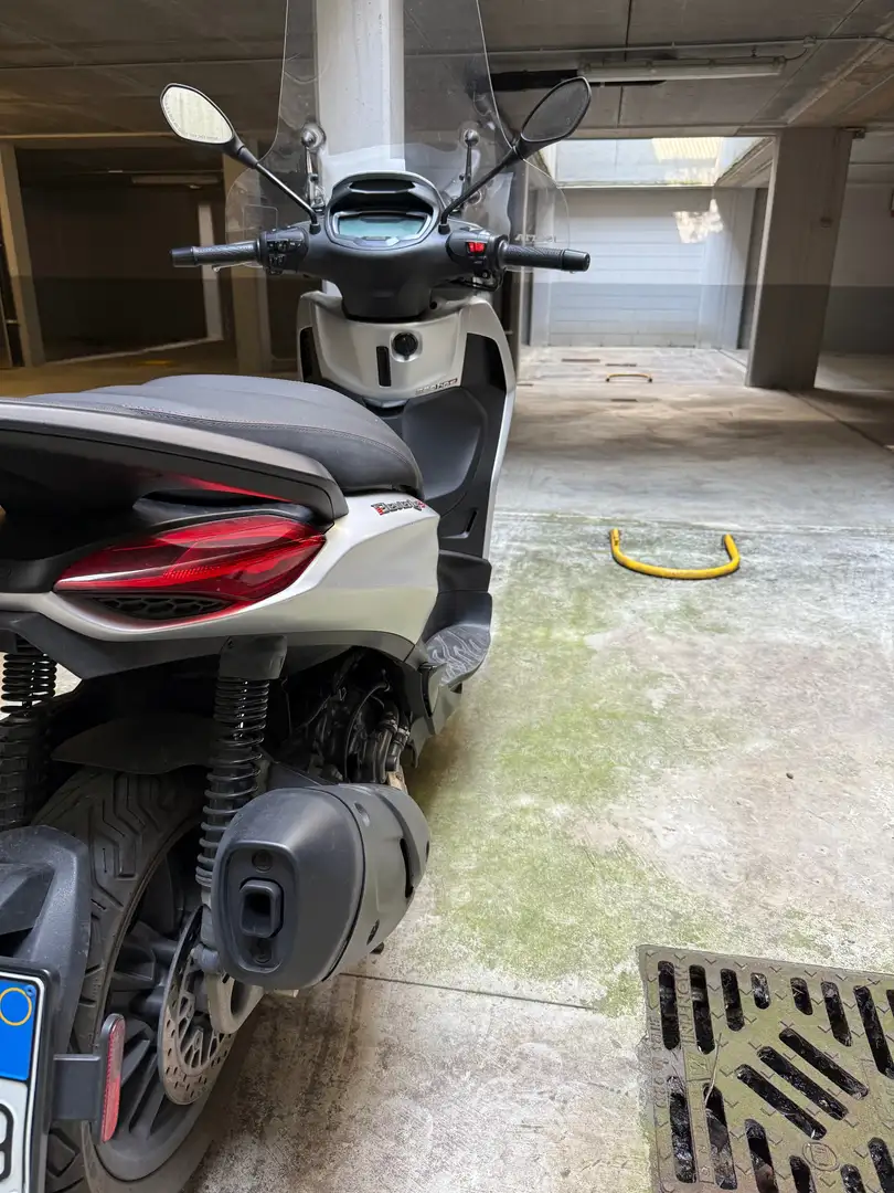 Piaggio Beverly 300 S HPE Szürke - 2