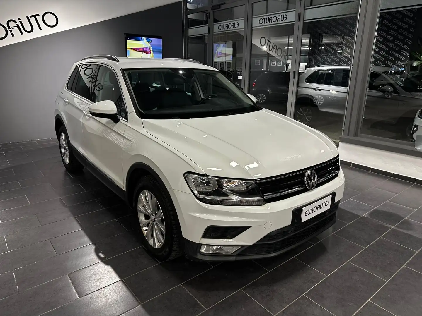 Volkswagen Tiguan Tiguan 1.6 tdi Style 115cv Blanc - 2