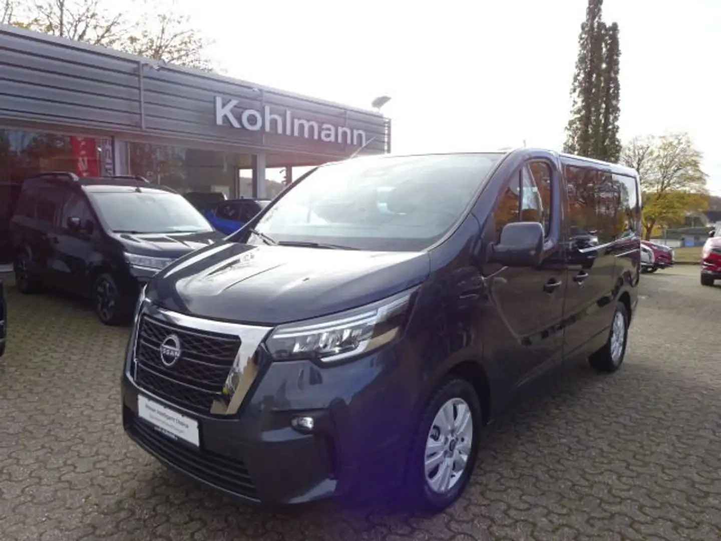 Nissan Primastar Kombi L1H1 2,8t Tekna Design 9Sitzer Gris - 1