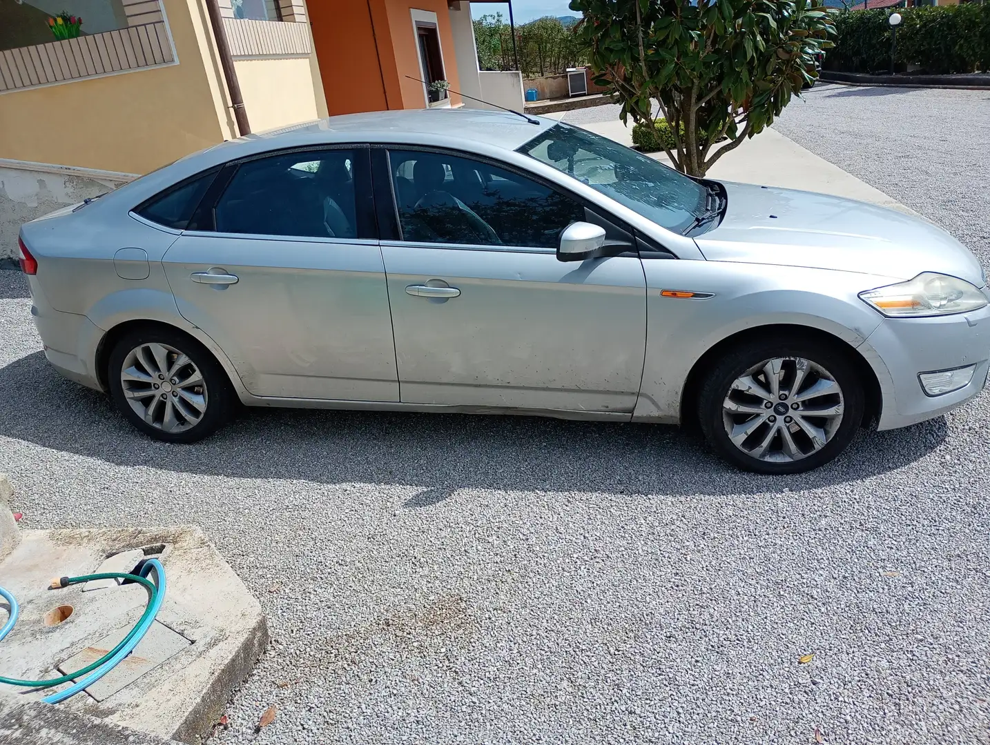 Ford Mondeo Mondeo 5p 2.0 tdci Titanium Pack Premium dpf Ezüst - 1