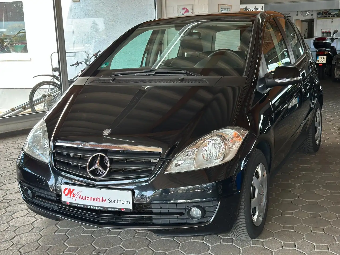Mercedes-Benz A 160 BlueEF*StartStop*SHZ*PDC*Nav*MB Scheckheft Nero - 1