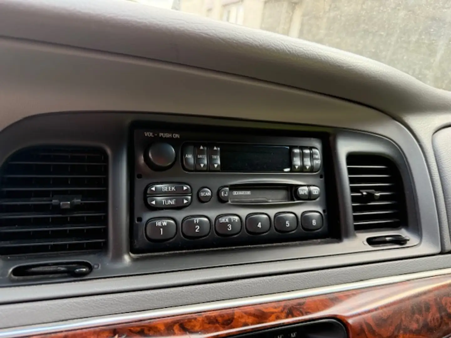 Mercury Marquis 4.6i V8 LS Silber - 2