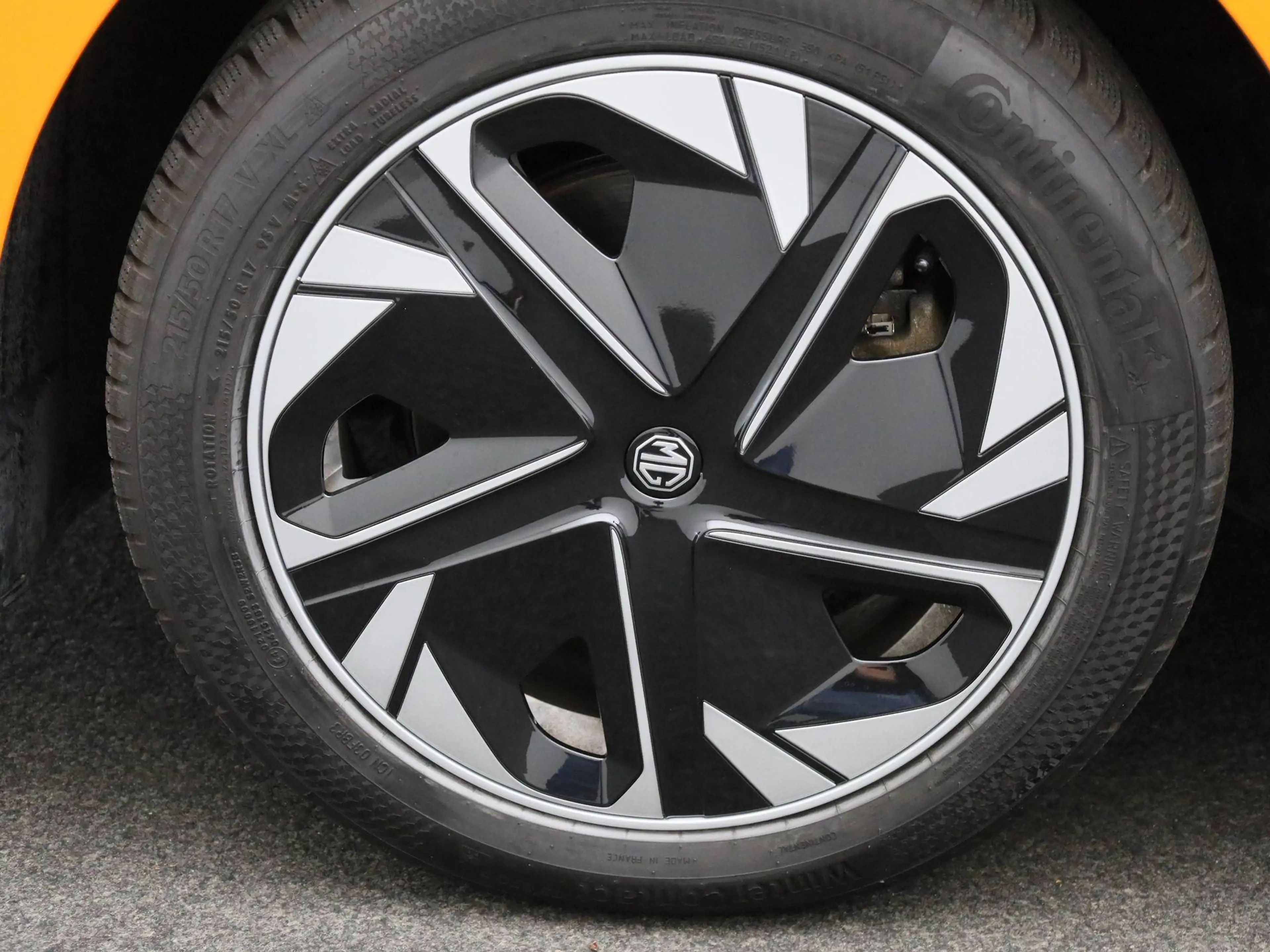 MG MG4 51 kWh Standard — photo 14