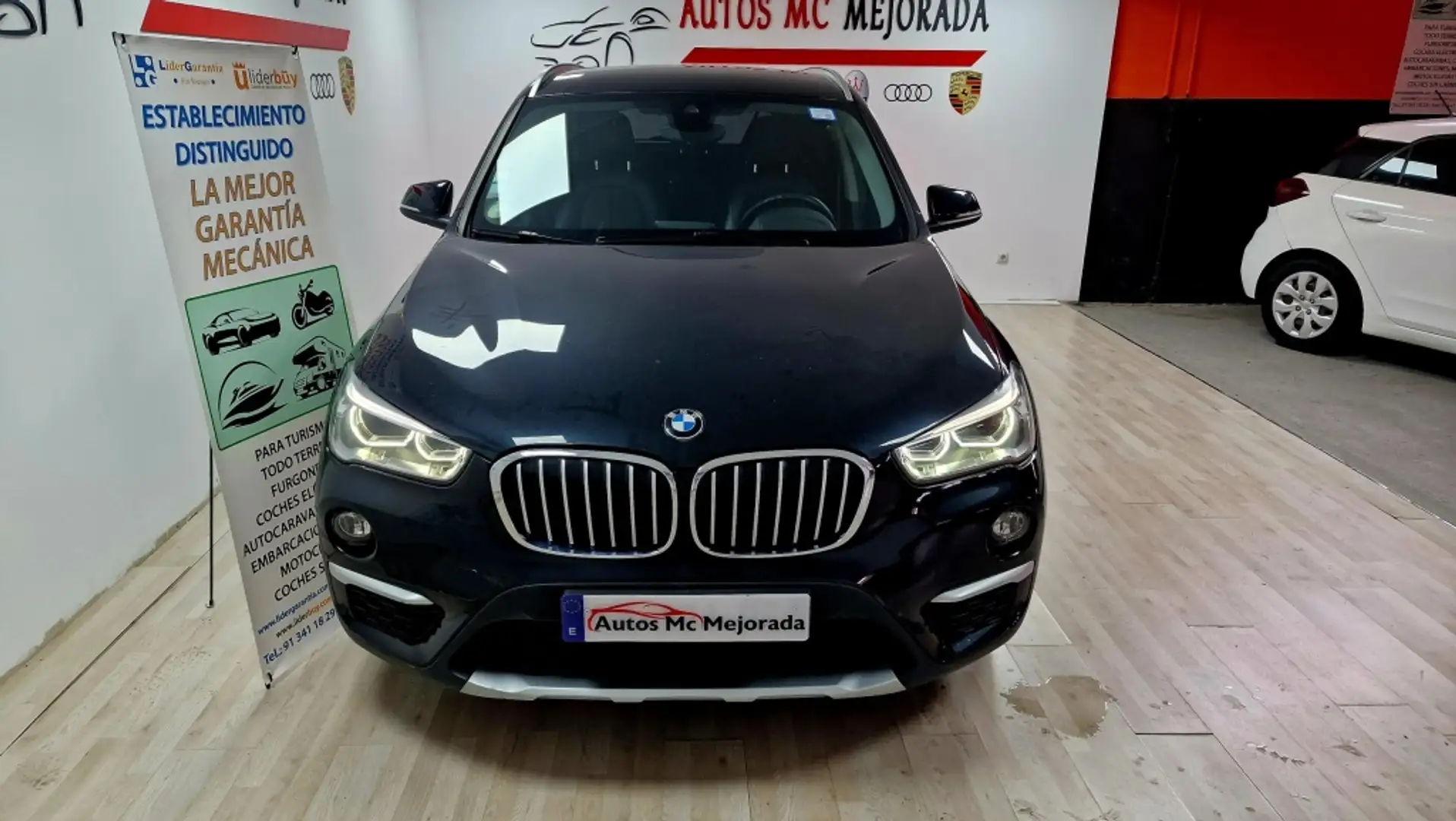 BMW X1 sDrive 18dA Business Negro - 2