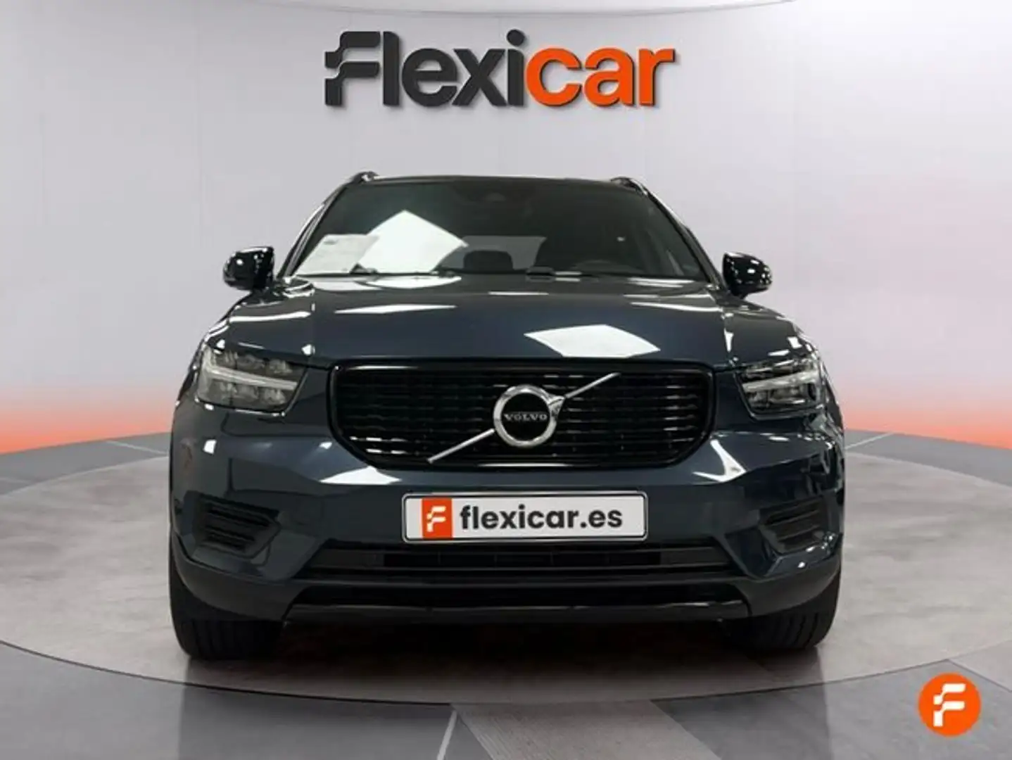 Volvo XC40 T4 Recharge Essential Aut. Gris - 2