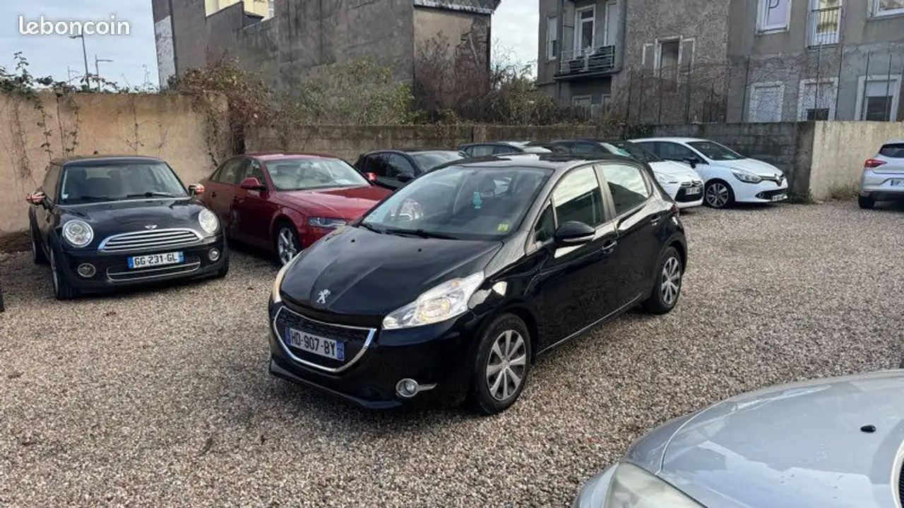 Peugeot 208 HDI 1.4 68CH boÃ®te automatique