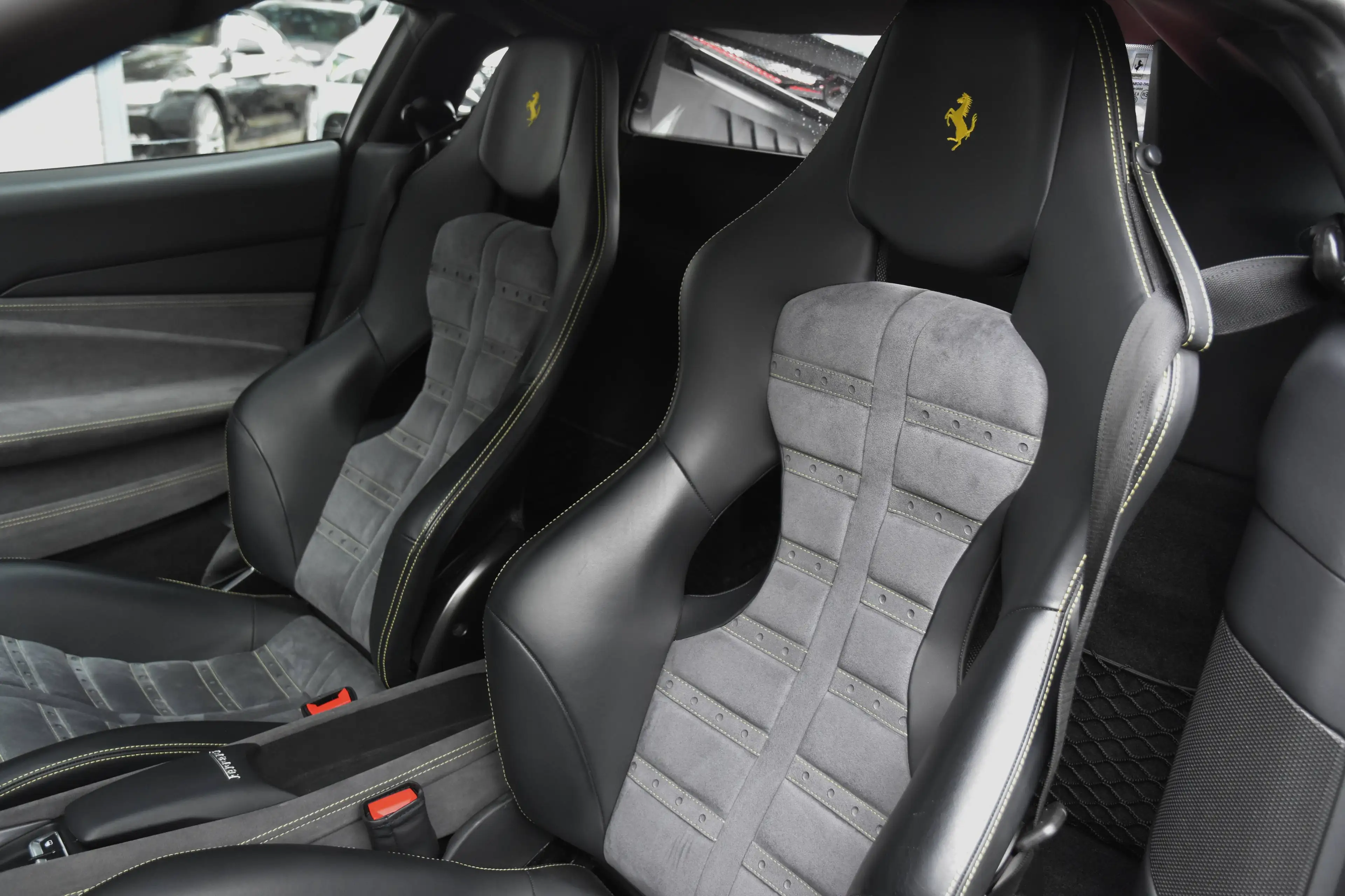 Ferrari F8 Tributo 3.9 V8 BiTurbo F1 (EU6c) *** BELGIAN CAR / 1HD. / VAT REFUNDABLE *** — photo 12