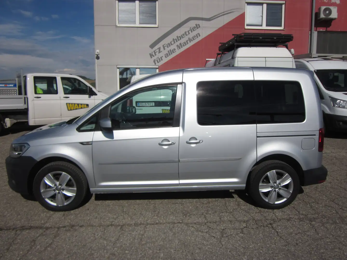 Volkswagen Caddy Kombi Comfortline 2,0 TDI Grau - 2