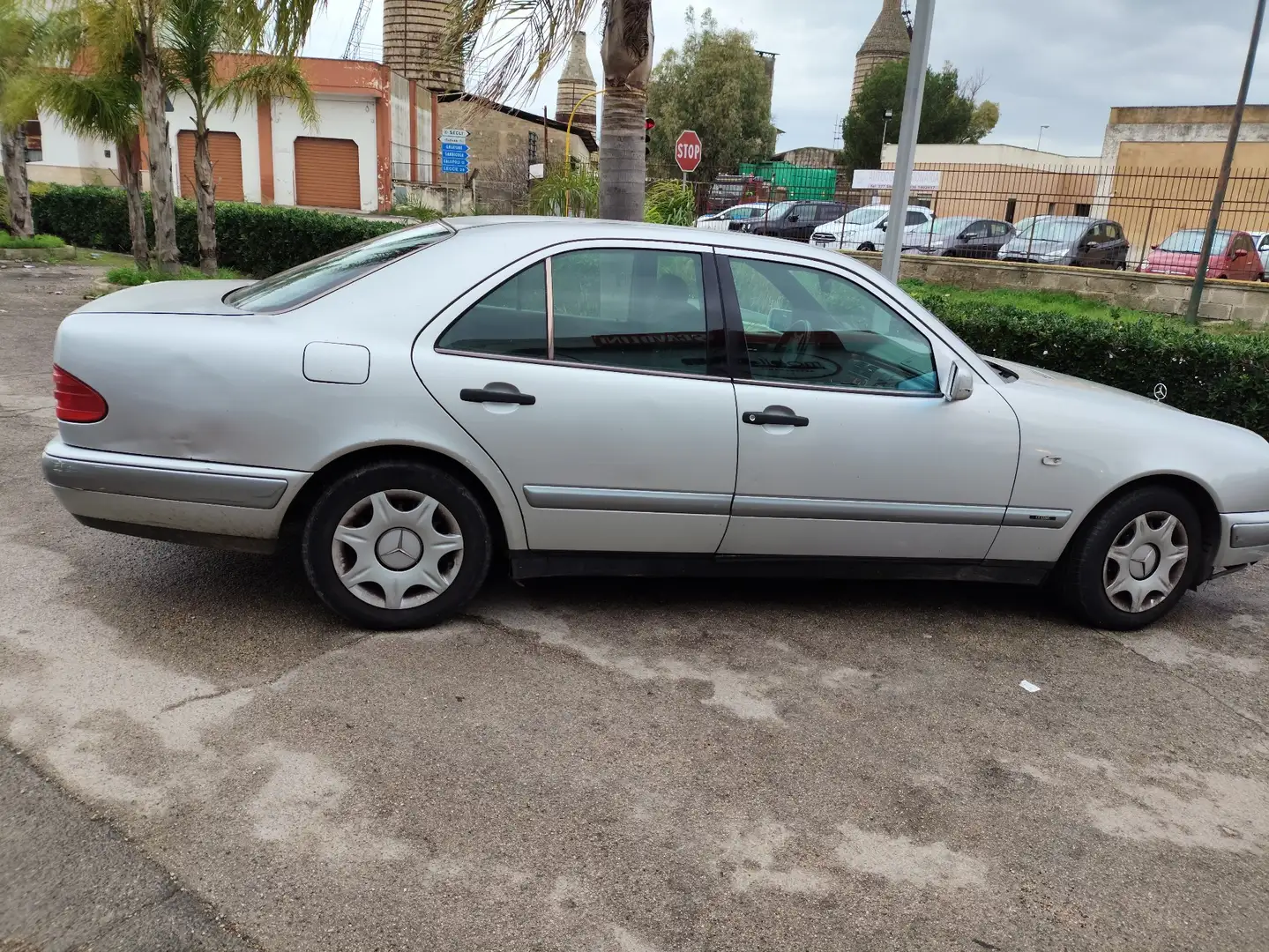 Mercedes-Benz 220 Classic - 1