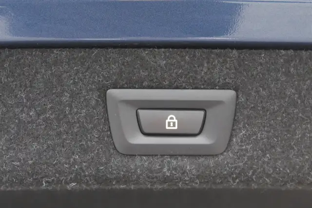BMW 5 Series view 29