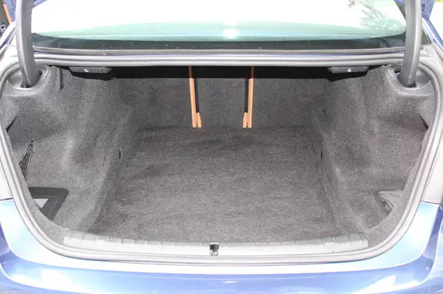 BMW 5 Series view 27