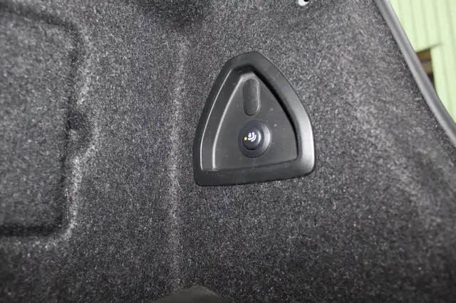 BMW 5 Series view 28