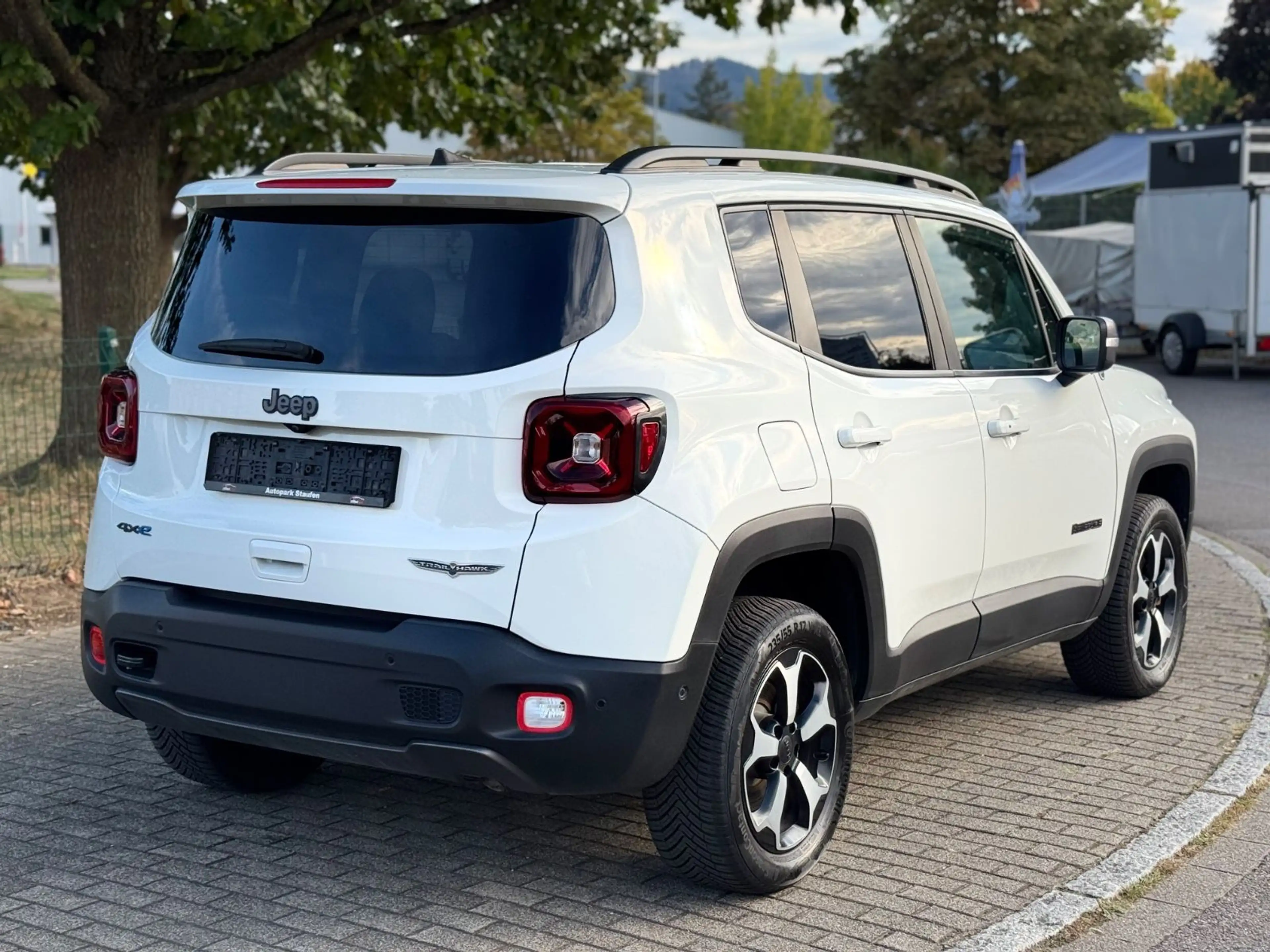 Jeep Renegade Trailhawk Plug-In-Hybrid 4xe — photo 7