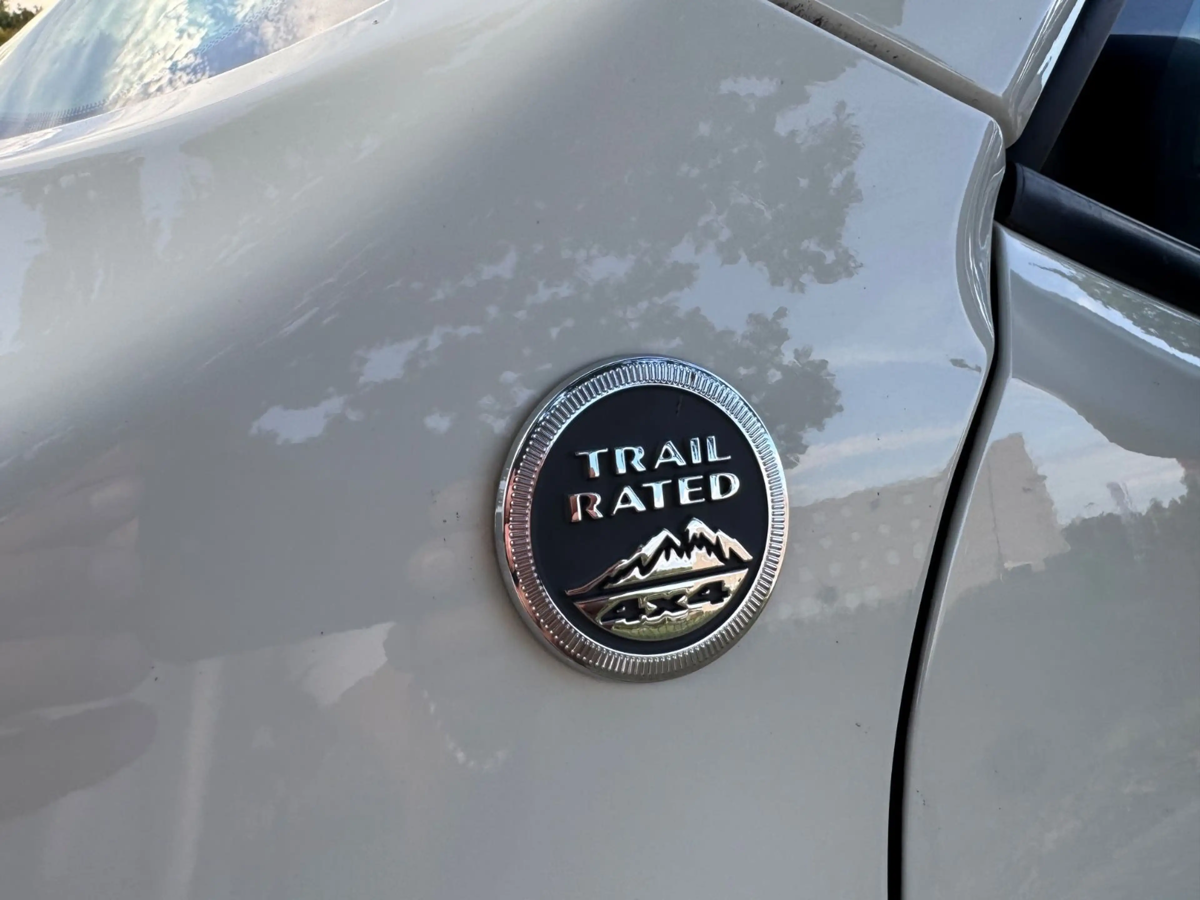 Jeep Renegade Trailhawk Plug-In-Hybrid 4xe — photo 10
