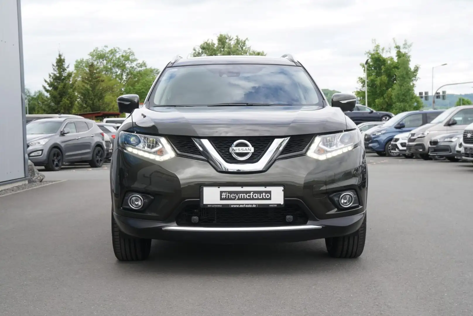 Nissan X-Trail Tekna *Pano*AHK*LED*TOTWINKEL* Зелений - 2