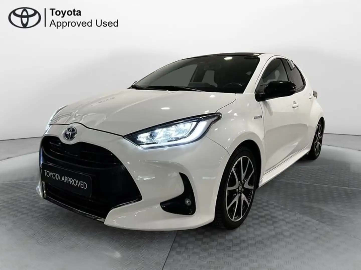 Toyota Yaris 1.5 Hybrid 5 porte Lounge Blanc - 1