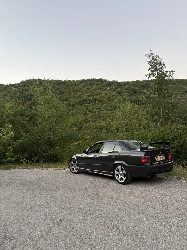 BMW 316i 4p, foto 2