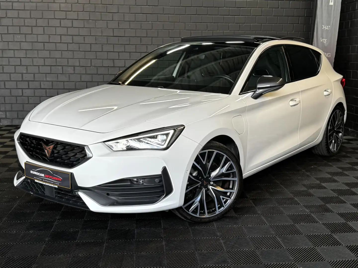 CUPRA Leon 245CV eHybrid ***Caméra***Toit panoramique*** Blanc - 1