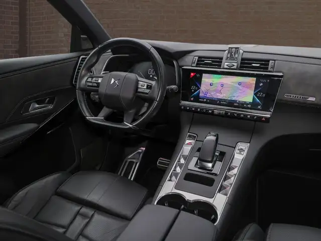 DS Automobiles DS 7 Crossback view 13